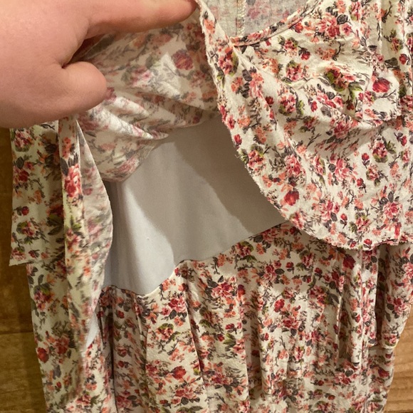 Floral Ruffle Tank - Picture 4 of 5